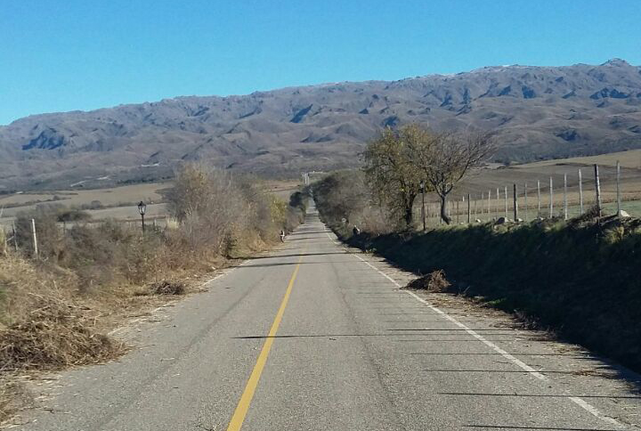 Labores de limpieza y desmalezado en el dique Berta Vidal de Battini