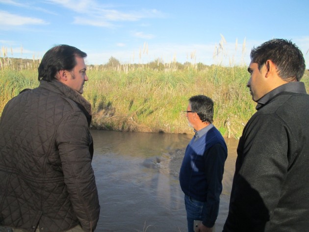 Inspección sobre el cauce del río Chorrillo.