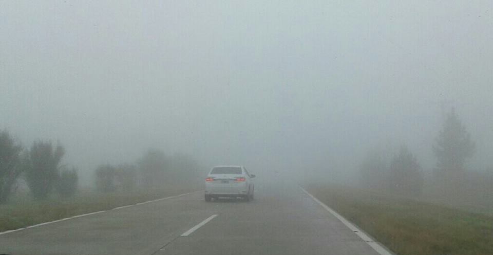 Visibilidad reducida en algunas rutas por bancos de niebla