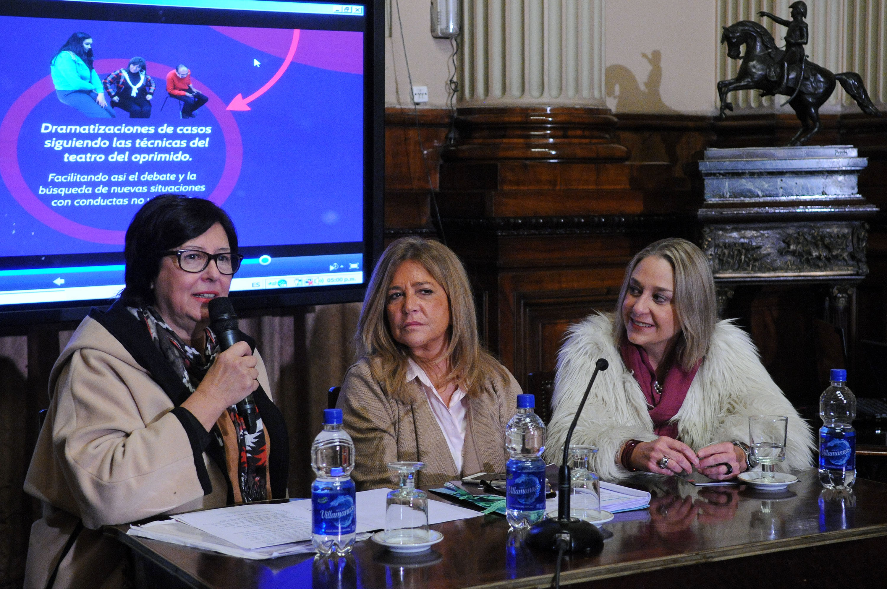 Adriana Bazzano disertó ante la Banca de la Mujer del Senado de la Nación