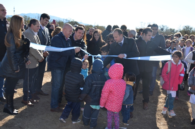 Con mil árboles plantados, se inauguró el Bosque Productivo “Daniel Donovan”