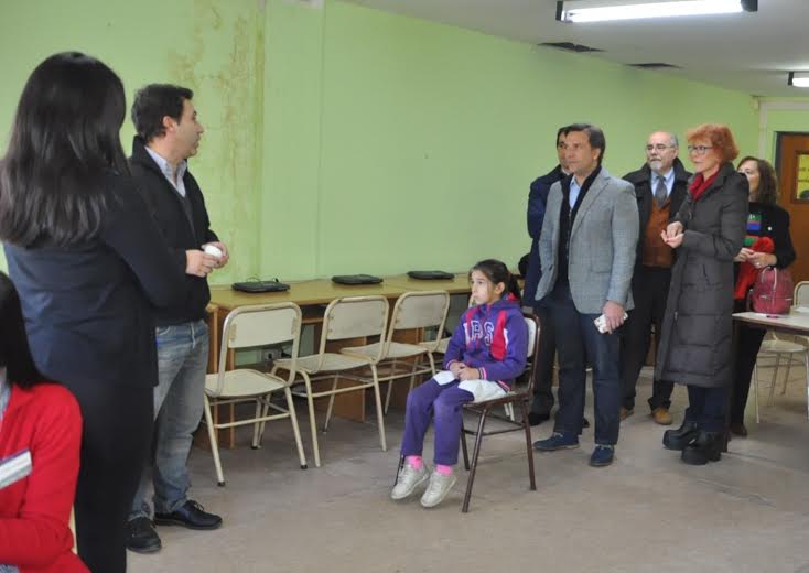 Los ministros Bañuelos y Amitrano recorrieron las aulas donde se están realizando las evaluaciones