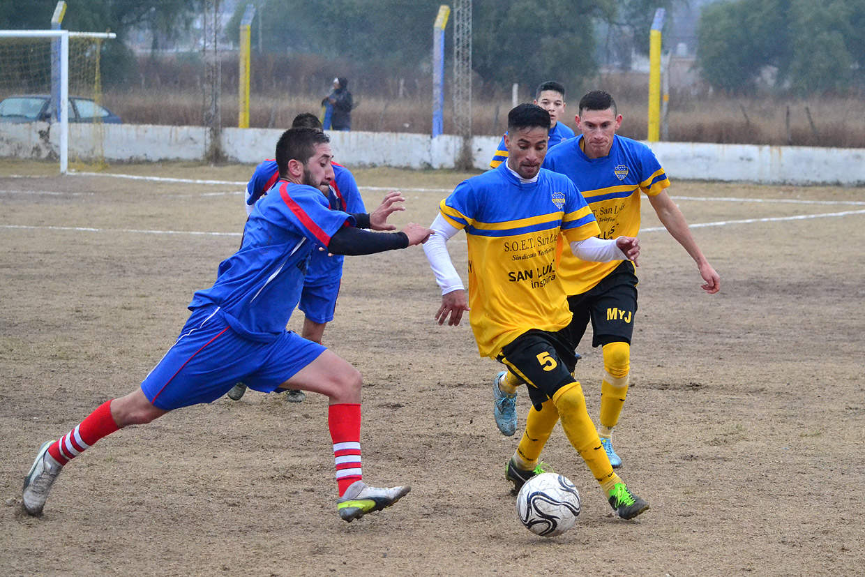 Defensores goleó a EFI y se metió en semifinales