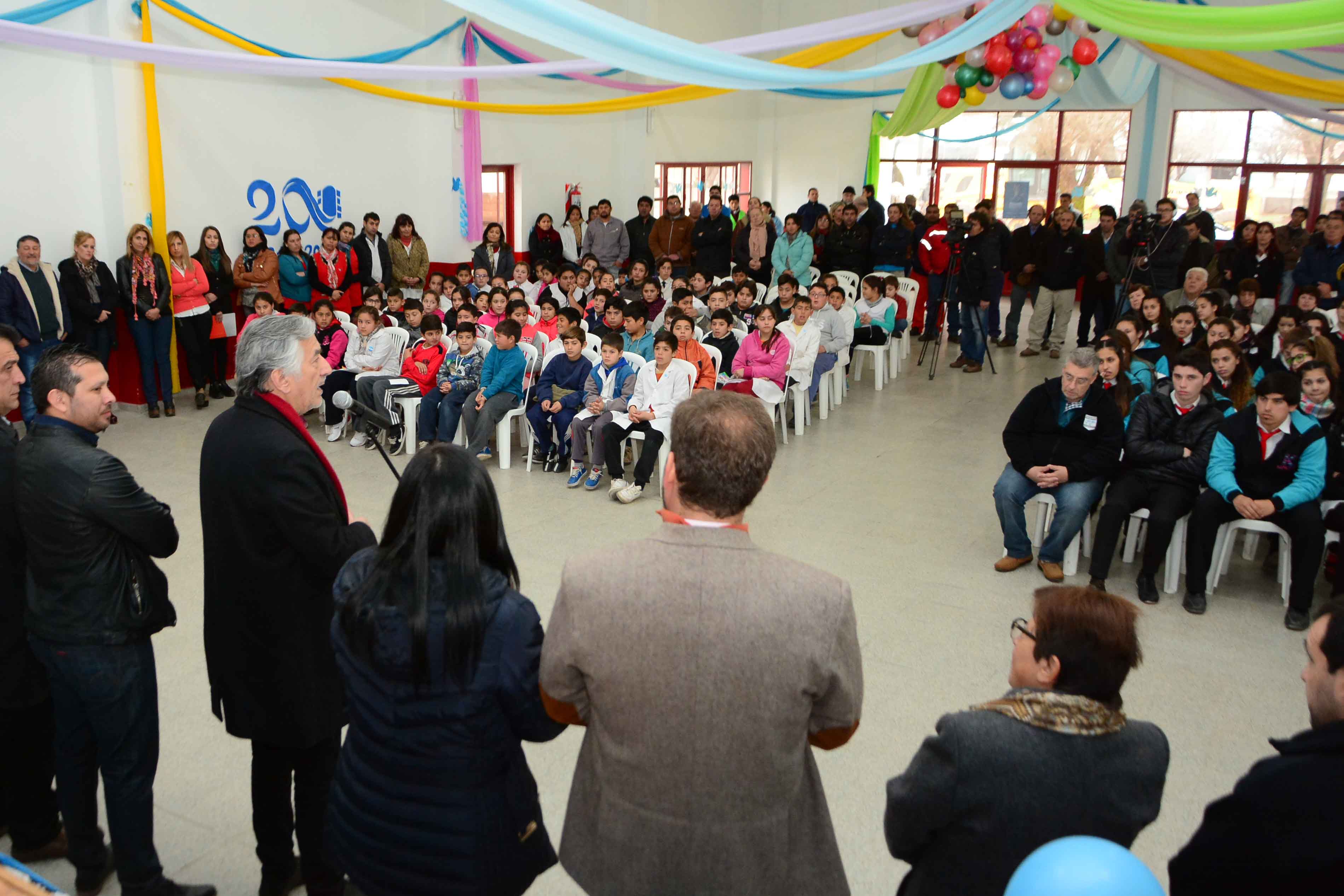 El gobernador inició obras en Arizona y anunció la construcción de un hospital para Dupuy