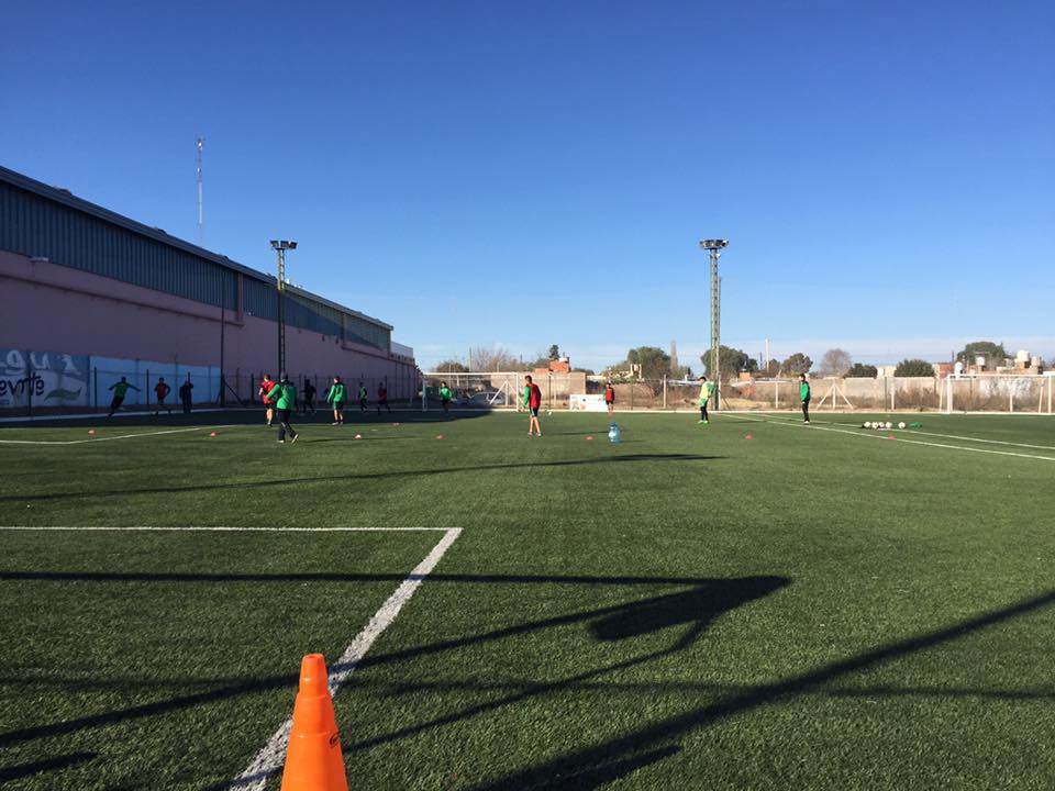 Estudiantes viajó a Lobos para seguir la pretemporada