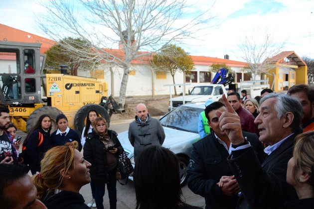 El gobernador Rodríguez Saá conversó con los vecinos de la localidad.