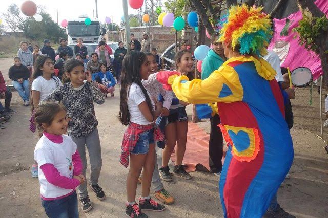 Festejos del Día del Niño con la comparsa “Luna Brillante”