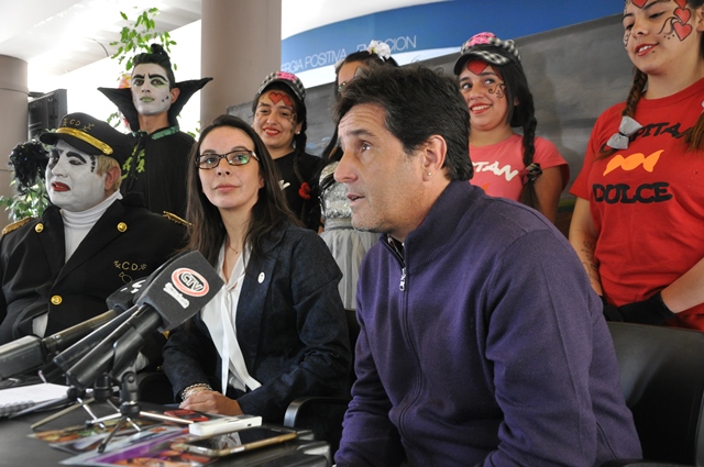 El Capitán Dulce sube a escena en la Sala “Hugo del Carril”