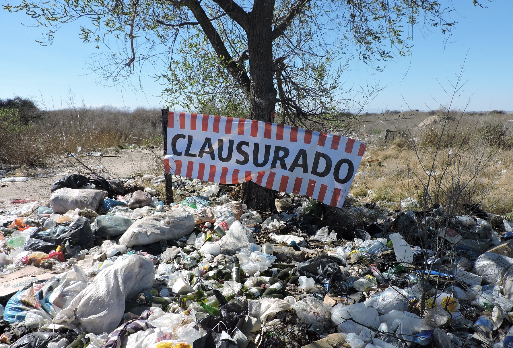 Clausuraron dos basurales a cielo abierto en La Toma