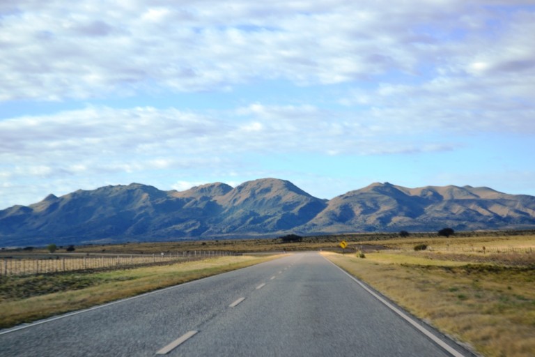 Las rutas y autopistas de la provincia están transitables y con visibilidad normal