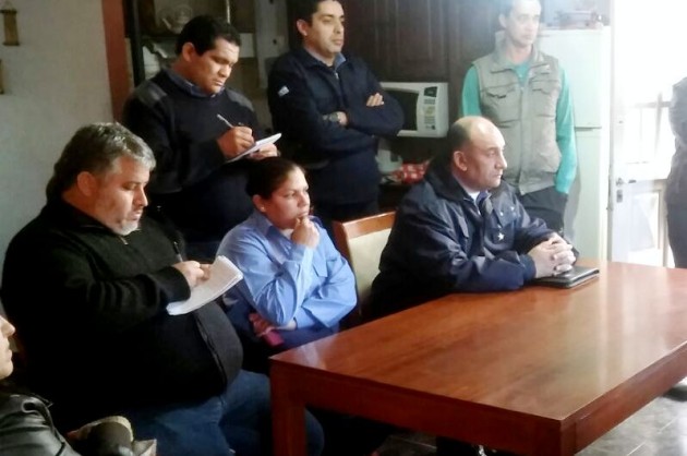 Reunión entre funcionarios de Seguridad, policías y vecinos.