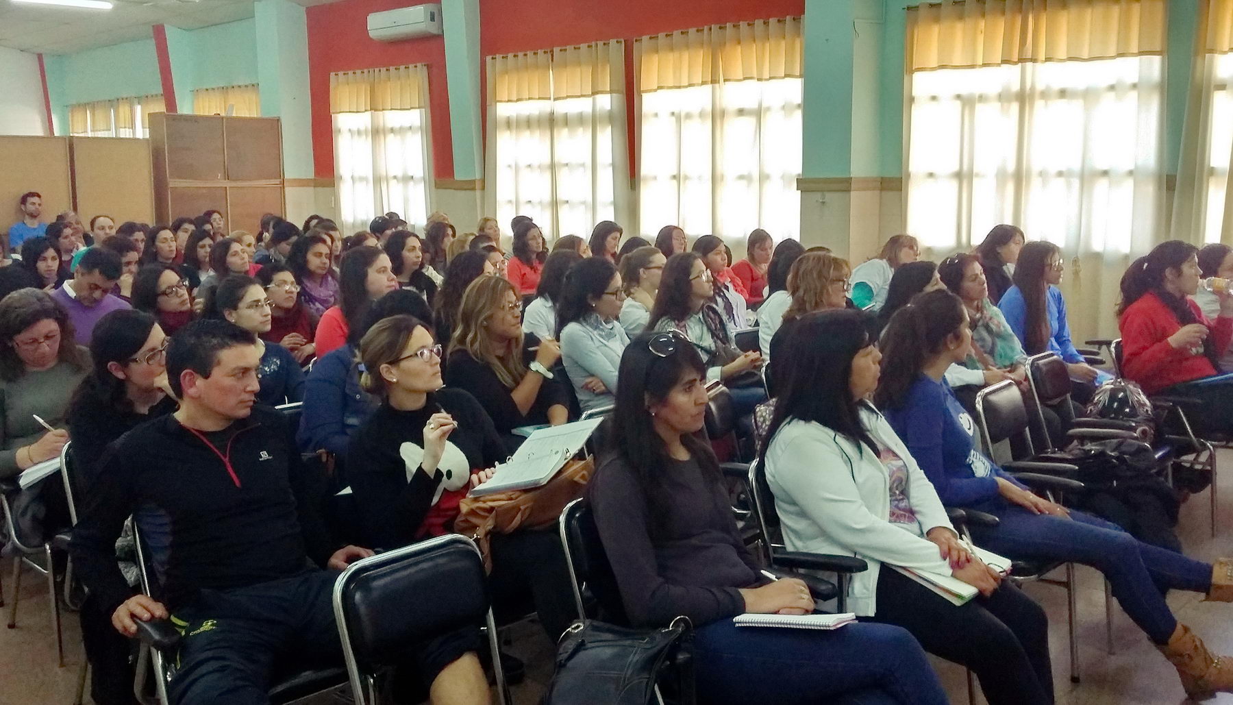 Cientos de personas reflexionaron sobre la problemática de déficit de atención e hiperactividad infantil
