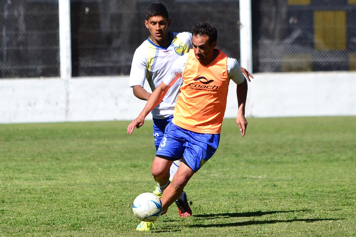 Juventud entrena pensando en el debut