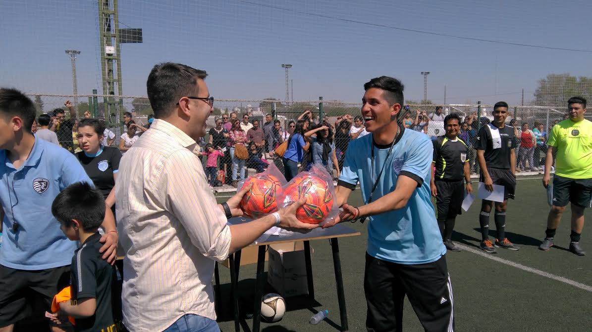 Entregaron premios en el fútbol infantil