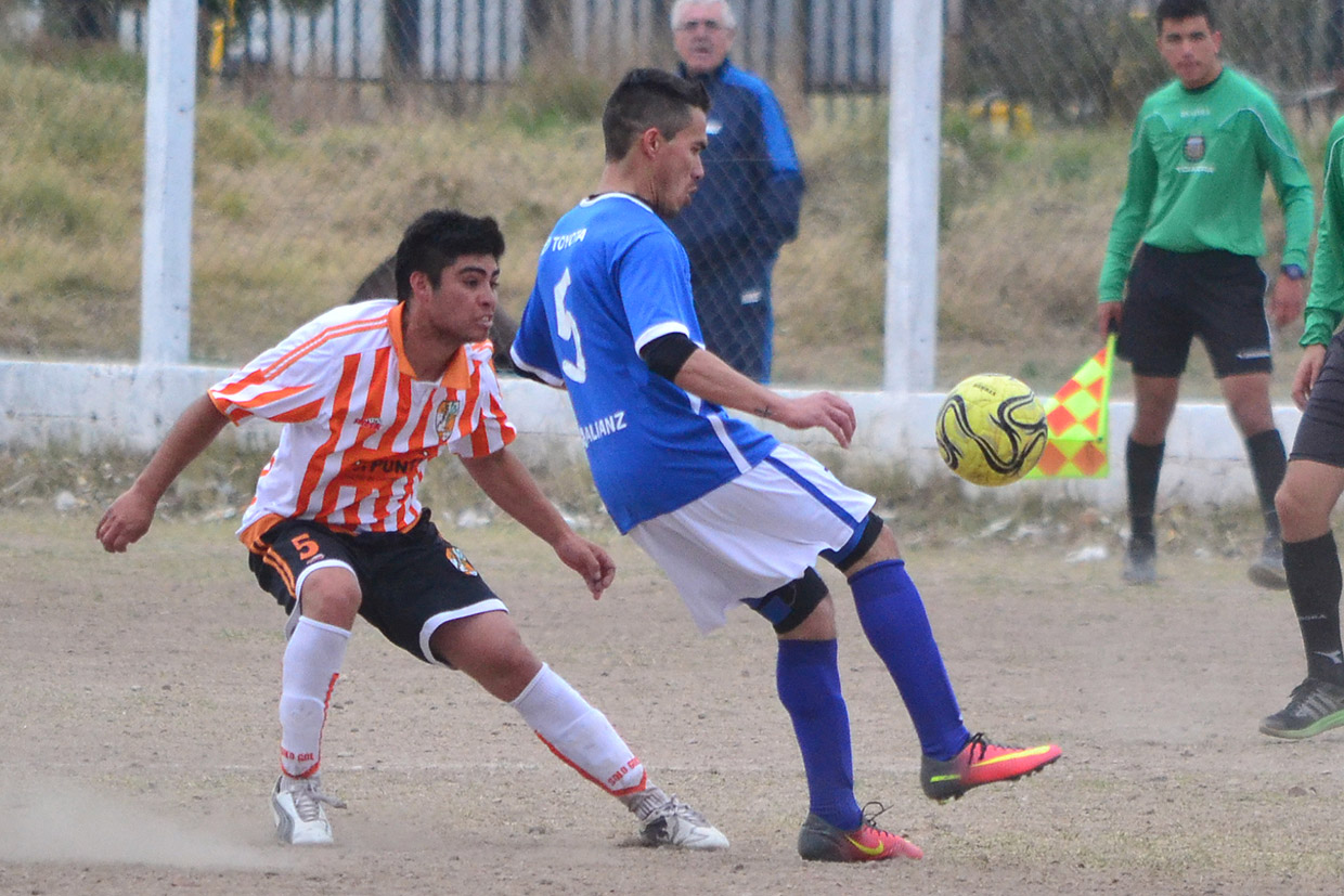 Dos líderes en el fútbol puntano