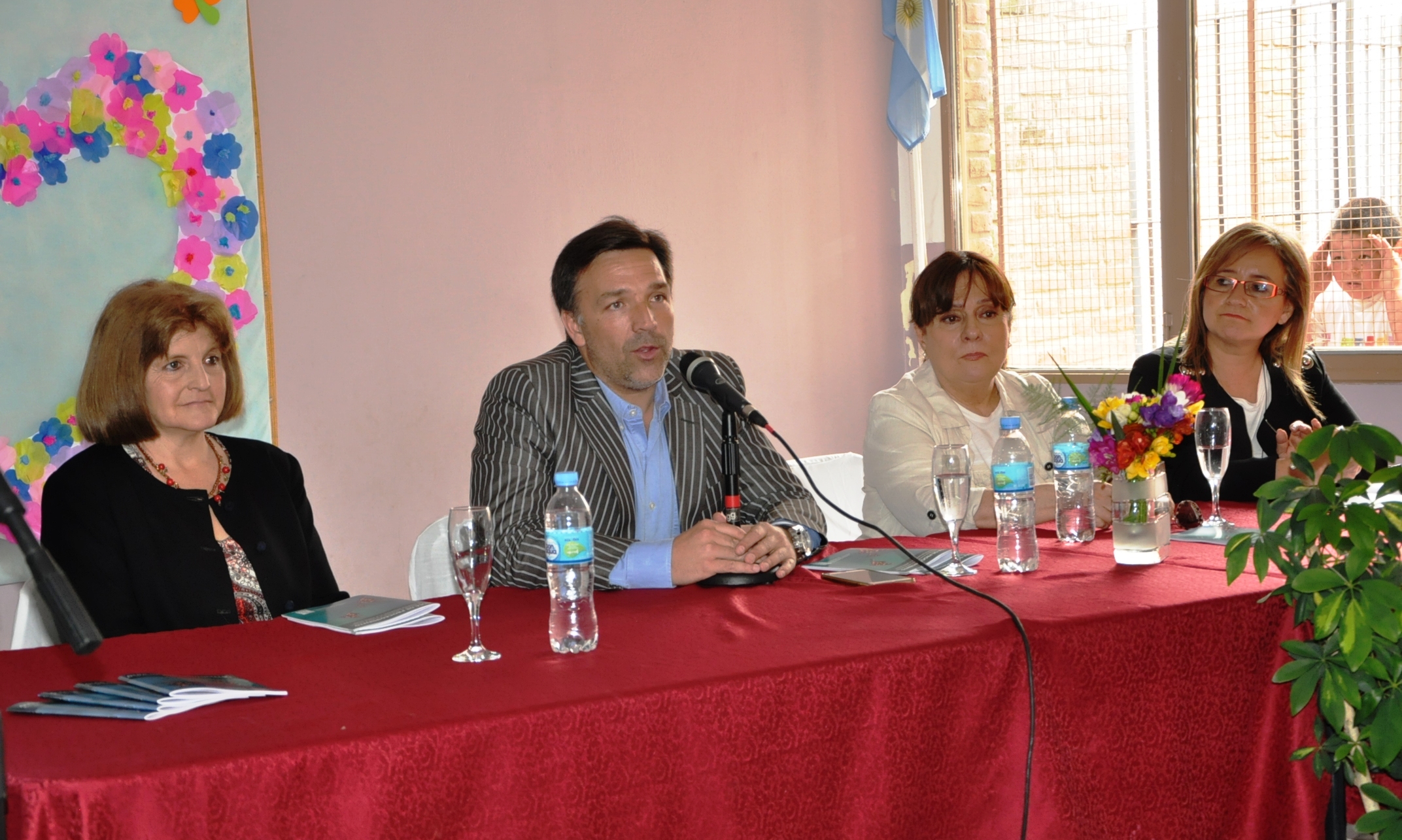 Presentaron una guía de procedimientos para abordar adicciones en las escuelas