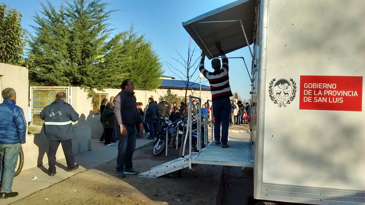 El tráiler oftalmológico estará toda la semana en el Hospital del Sur