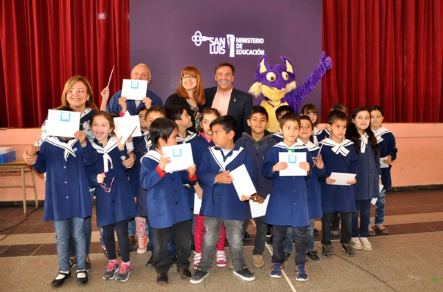 Más de tres mil chicos recibieron sus estampillas escolares en Tilisarao