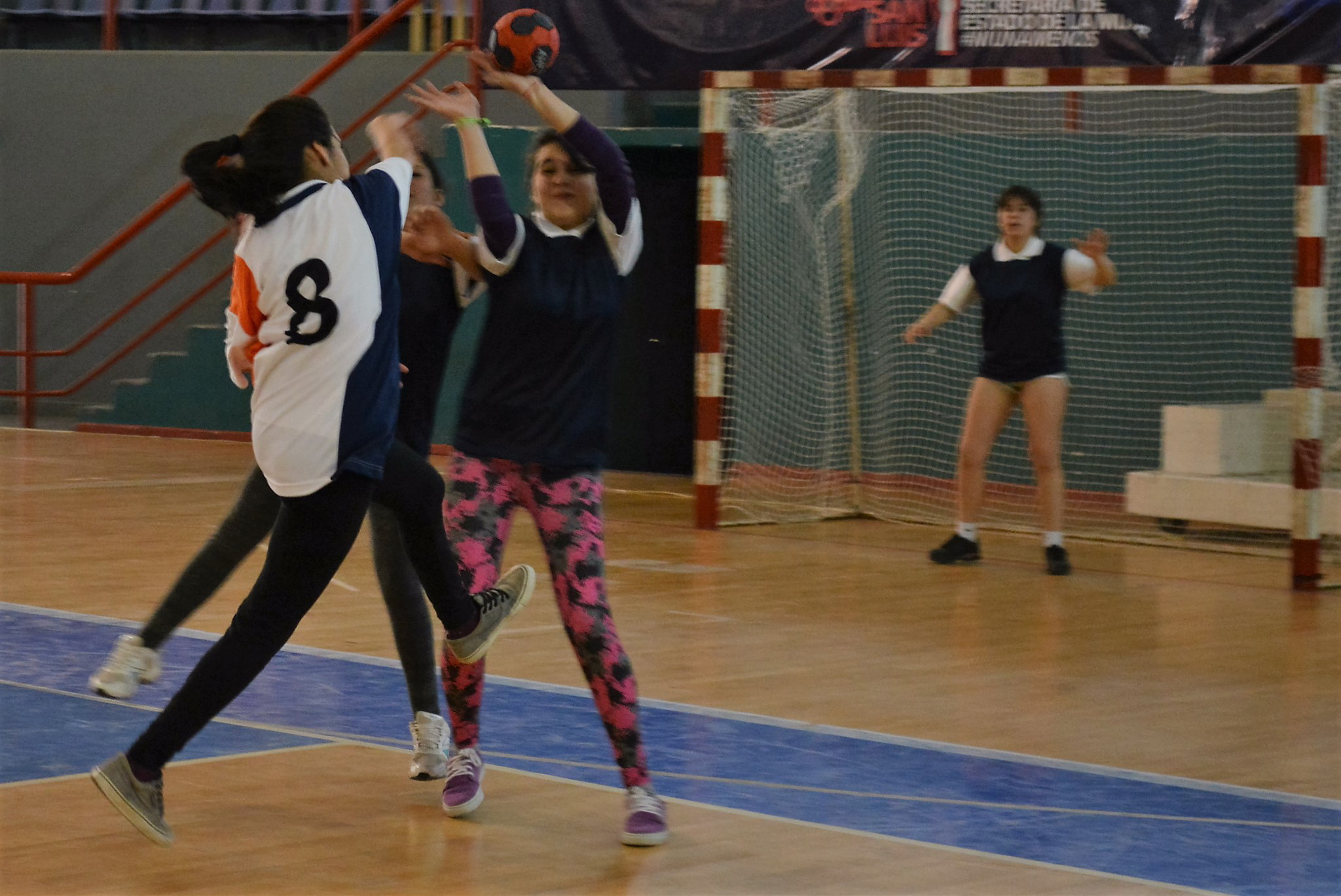 Handball, el deporte más popular de los Intercolegiales, puso primera