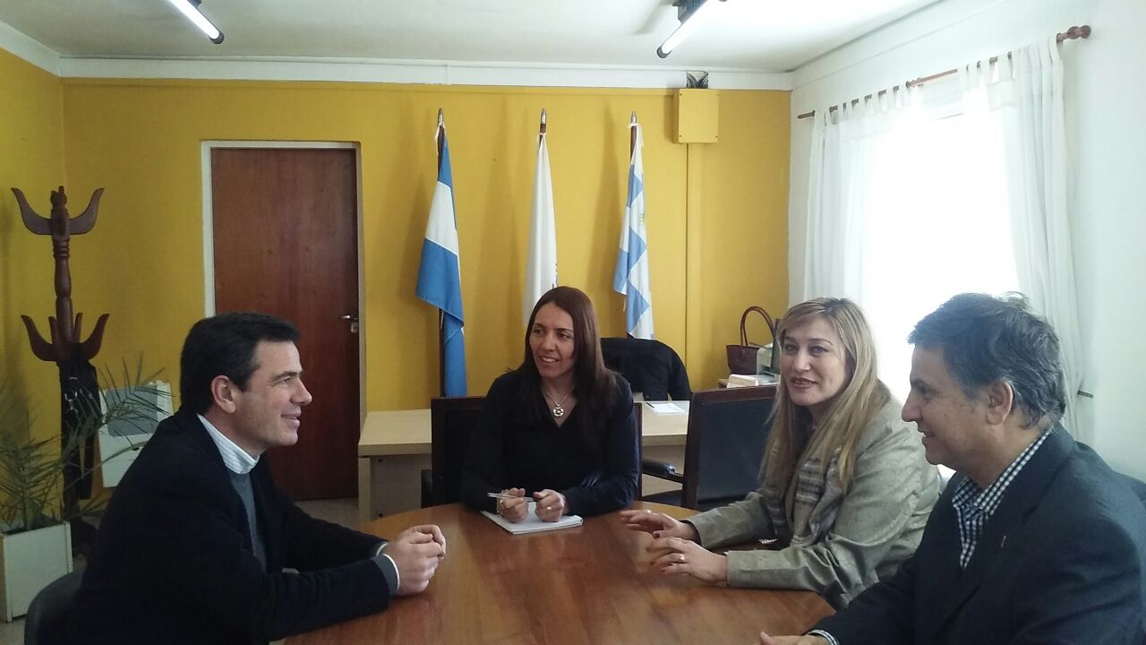 Reunión para fortalecer el trabajo y la mano de obra local