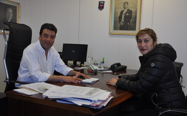 El ministro Orlando se reunió con la senadora Mabel Leyes.