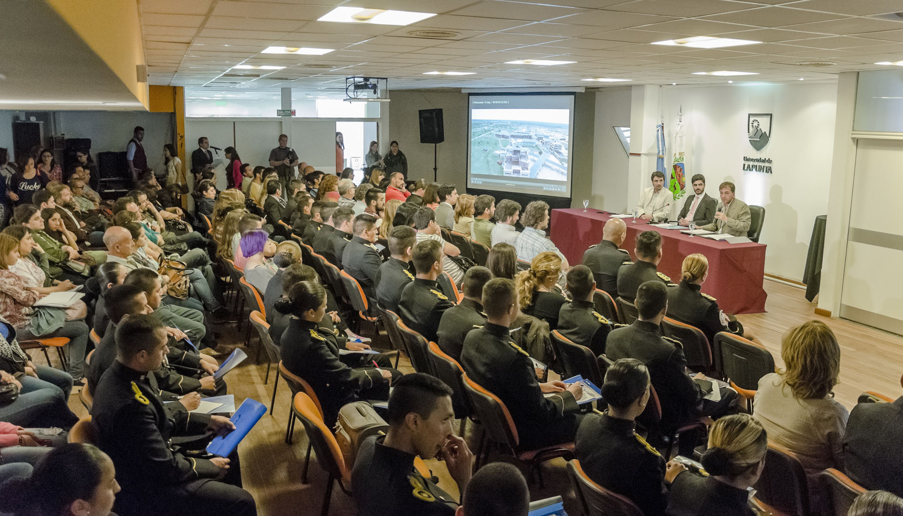 El potencial arqueológico puntano fue abordado en el primer encuentro de divulgación científica