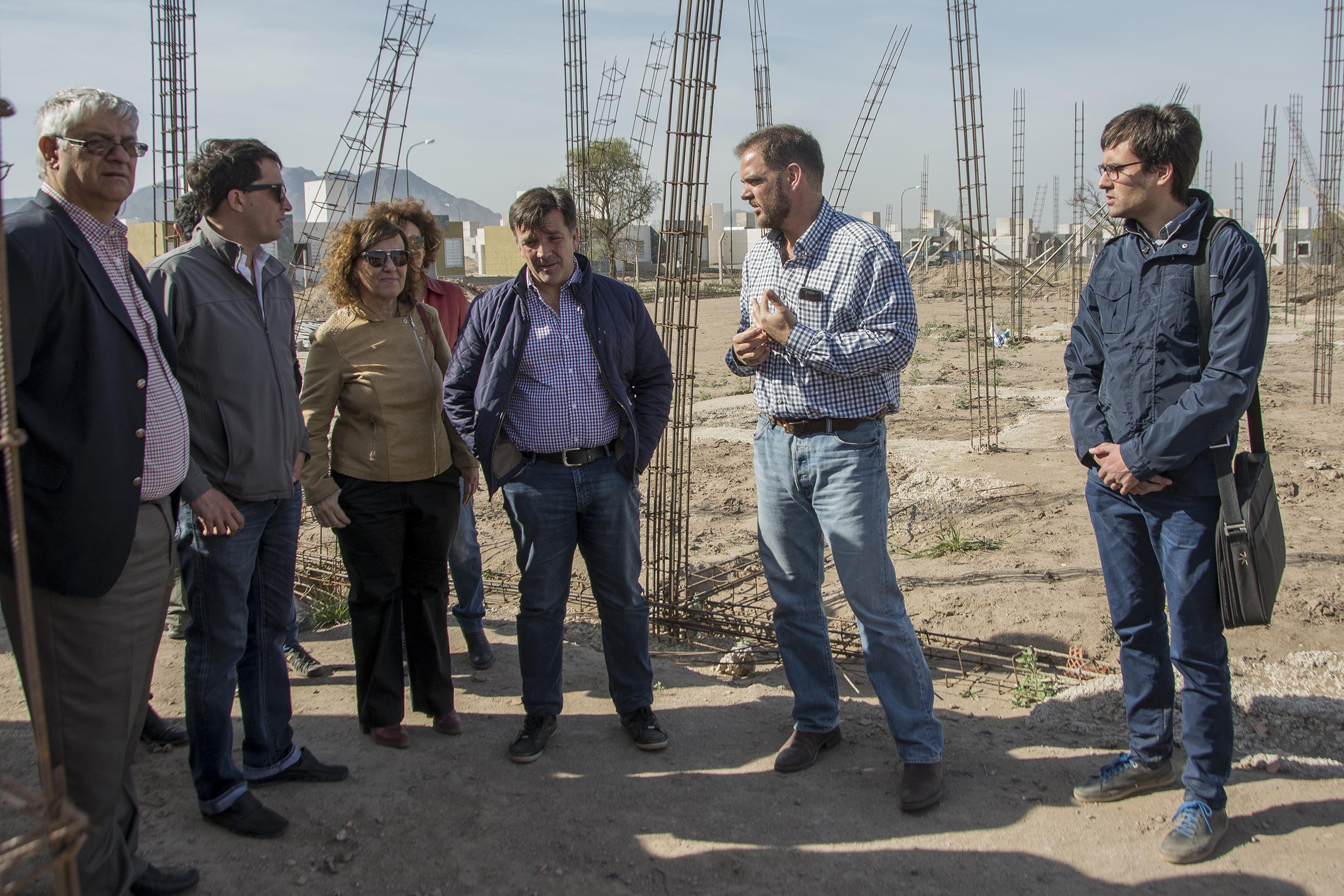 Los ministros Tomasevich y Amitrano recorrieron obras en el departamento Pueyrredón