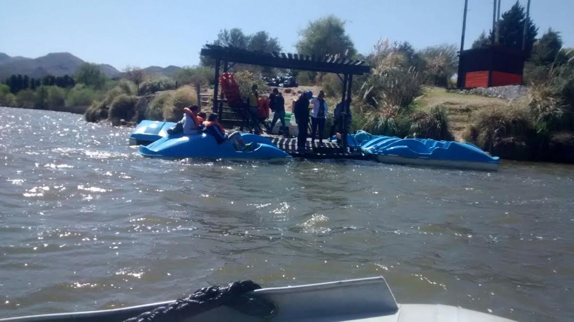 Limpieza en el dique Potrero de los Funes 