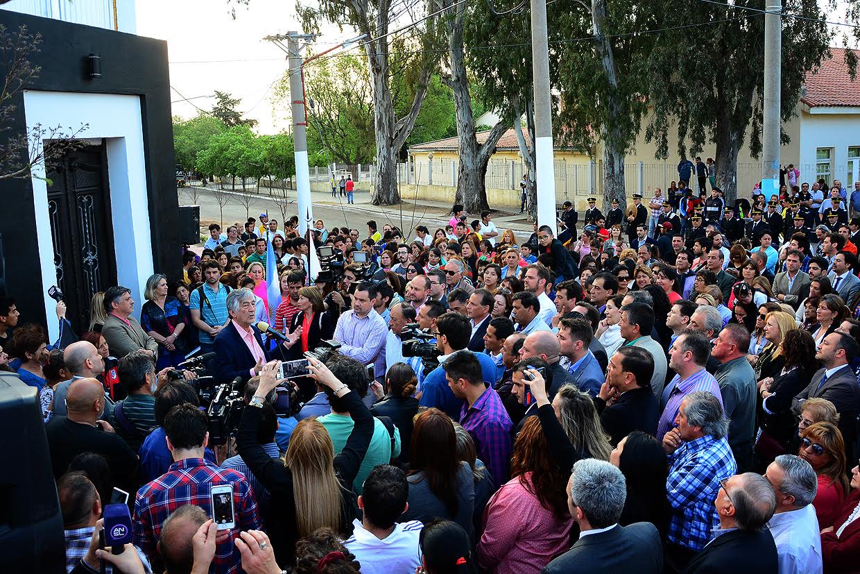 El gobernador puso en marcha la primera Escuela Generativa de la provincia