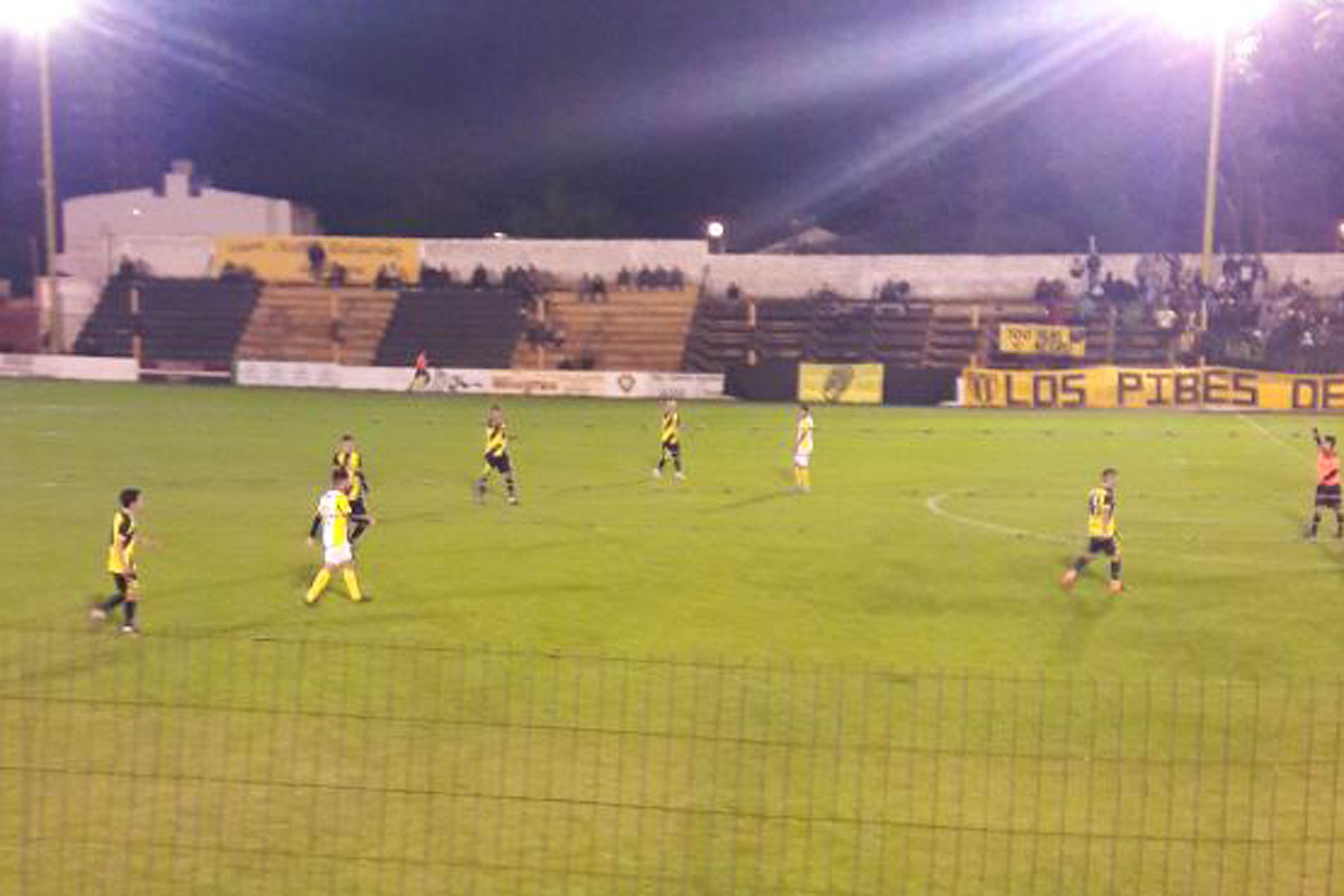 Newbery perdió en su cancha y sigue último