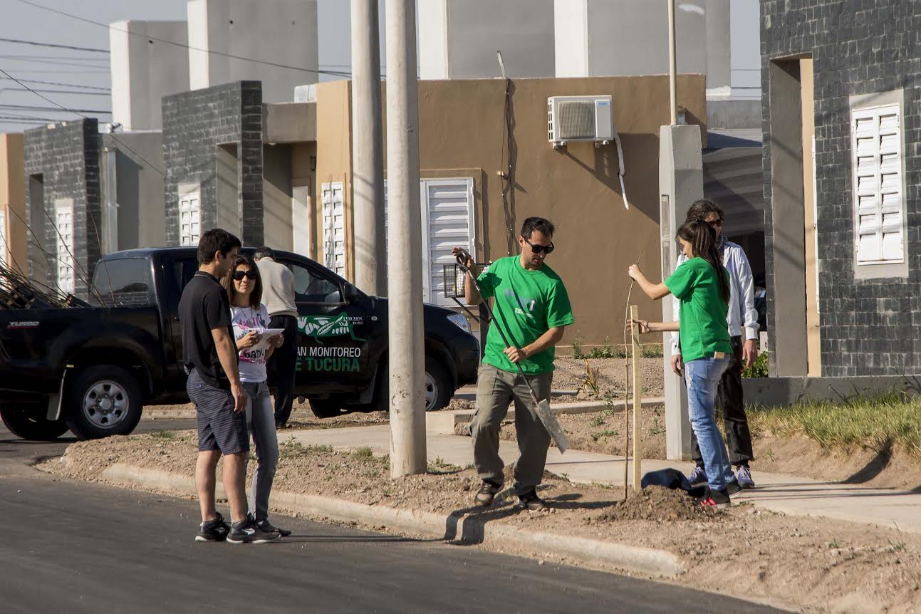 Con más de 400 árboles, el Gobierno provincial forestó el barrio Mirador del Portezuelo