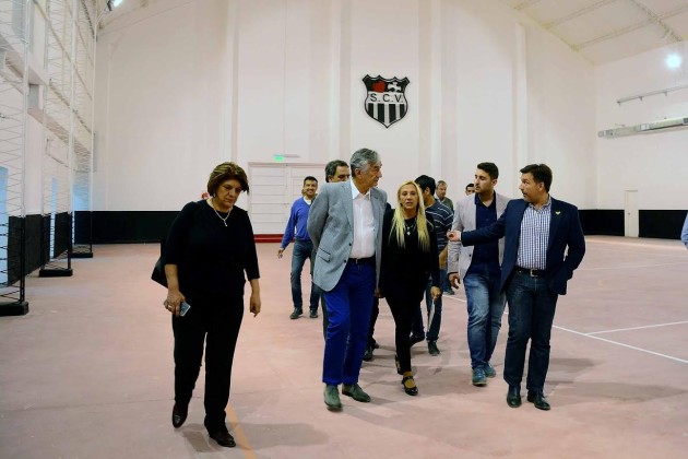 El primer mandatario puntano recorrió las instalaciones de uno de los clubes más populosos de San Luis.