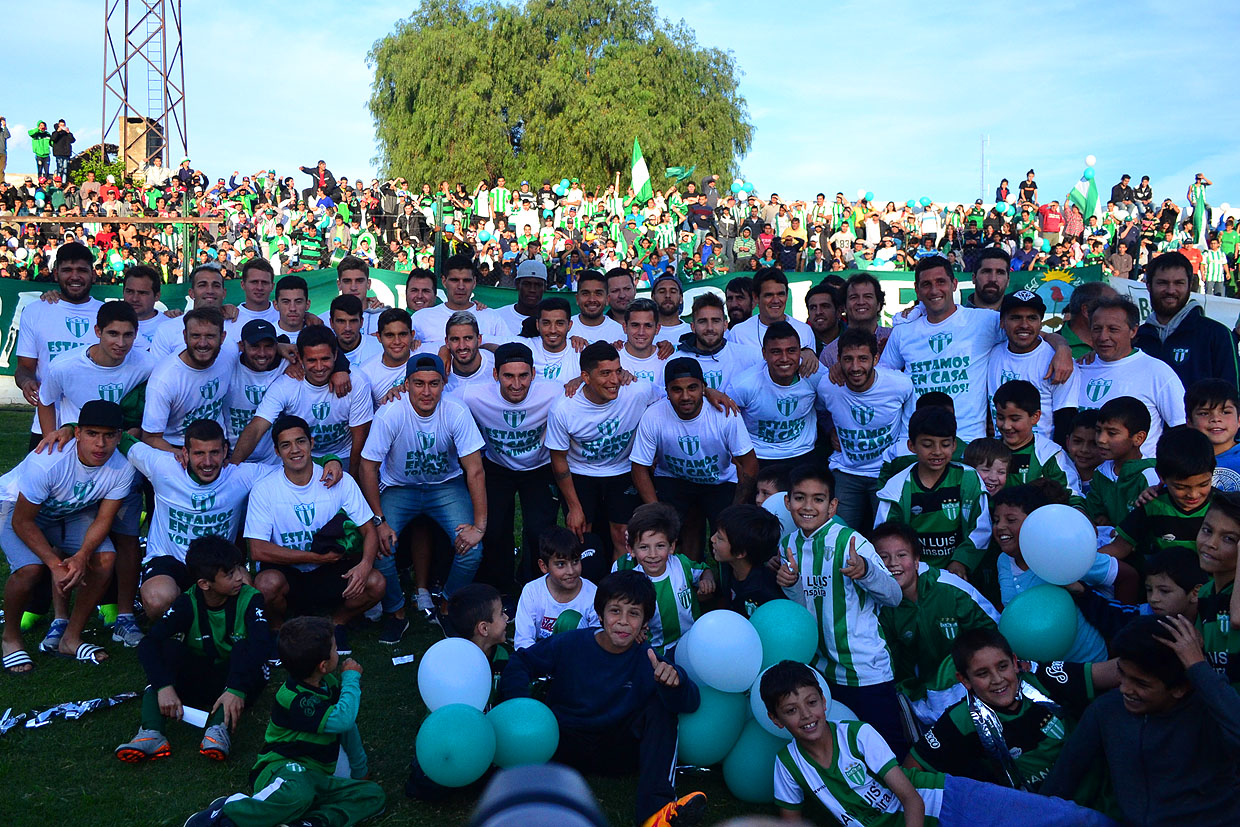 Estudiantes volvió a San Luis y fue recibido por su gente en su casa