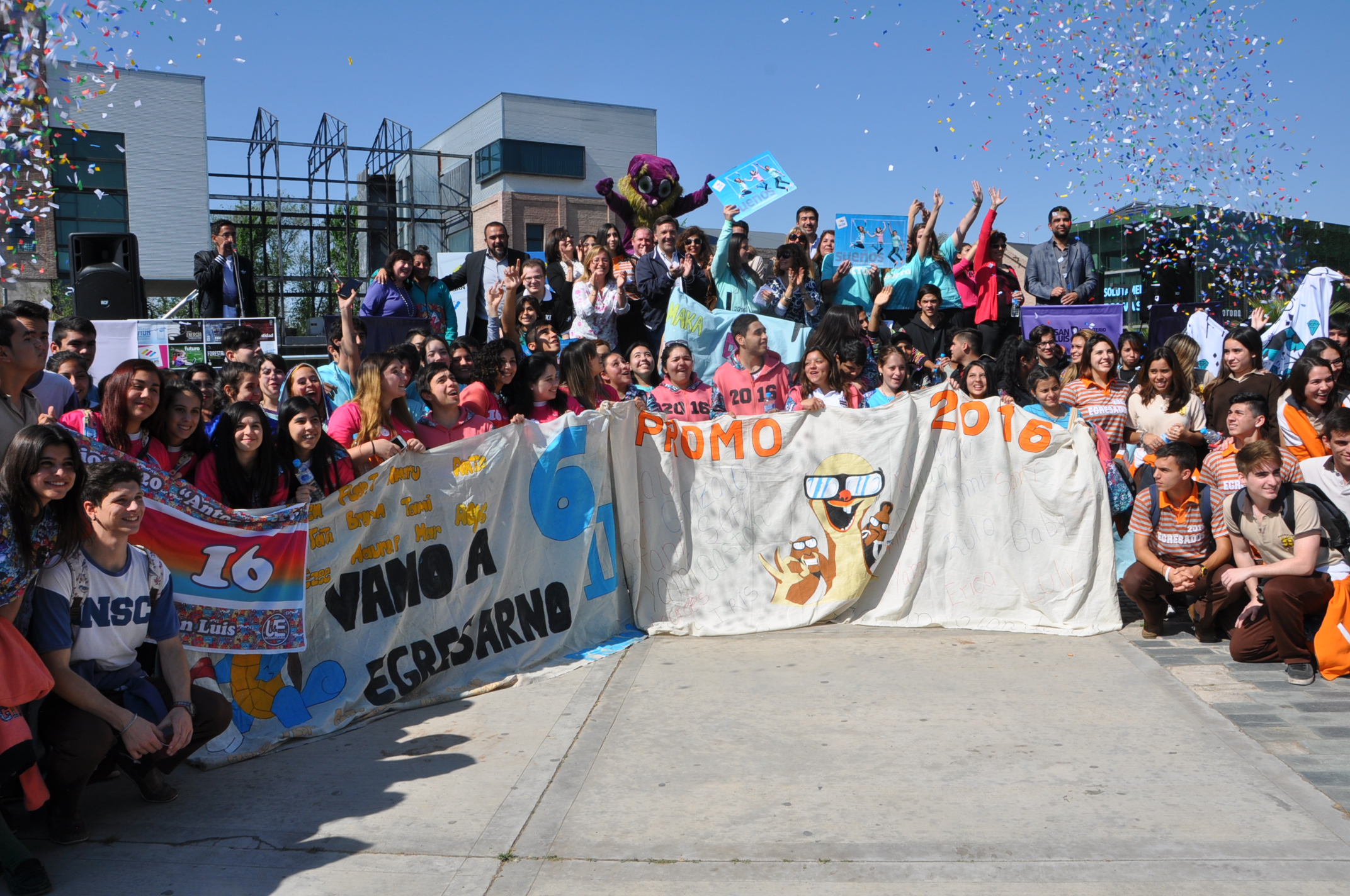 Los chicos de Villa Mercedes y Justo Daract celebraron la llegada de las estampillas escolares