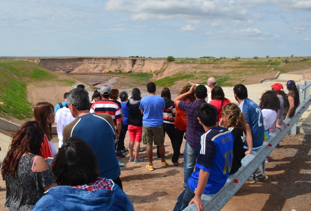 Alumnos de la Universidad Nacional de Florencio Varela recorrieron la Cuenca del Morro