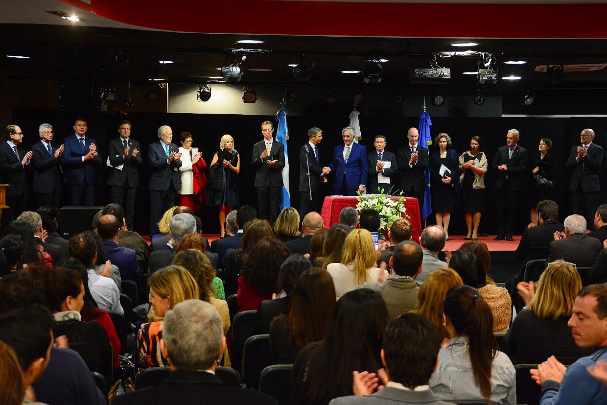 El gobernador recibió a los embajadores de la Unión Europea