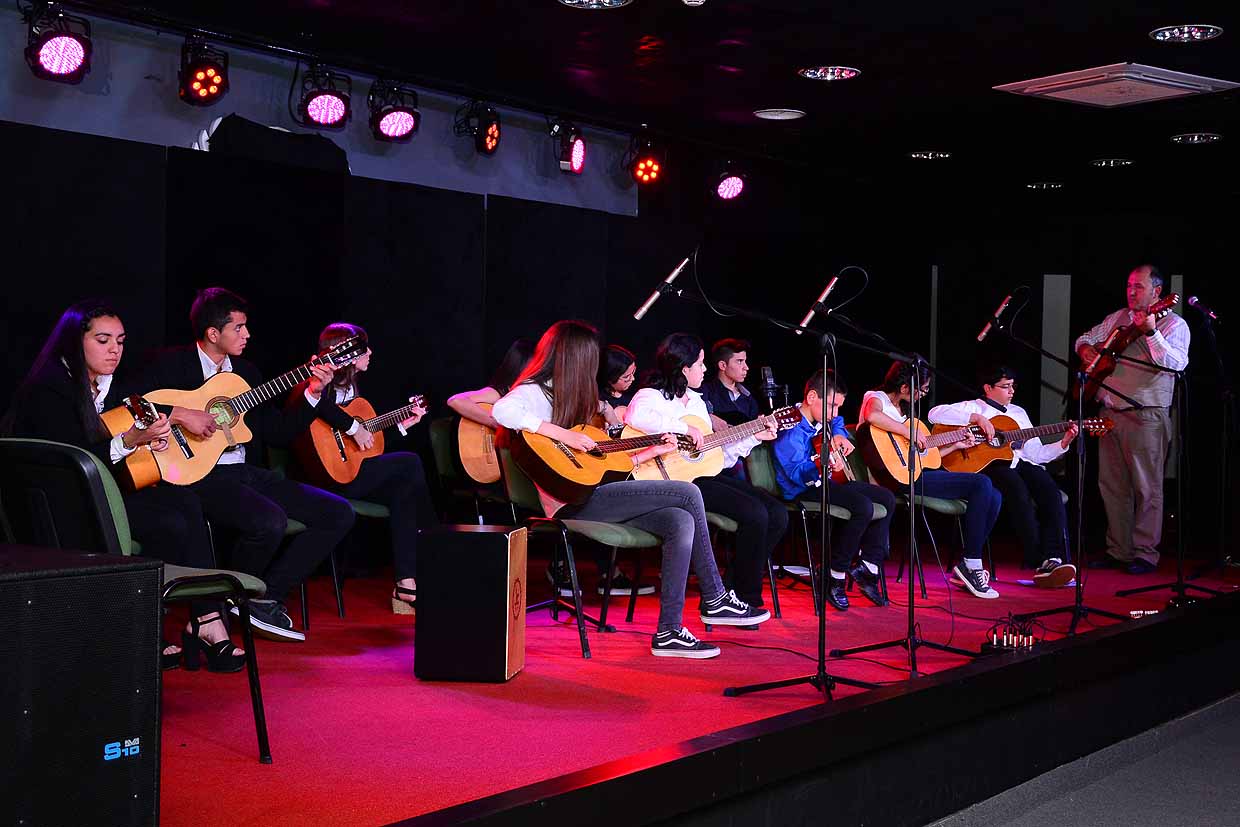 La Camerata de Guitarras sonó en el Salón Blanco