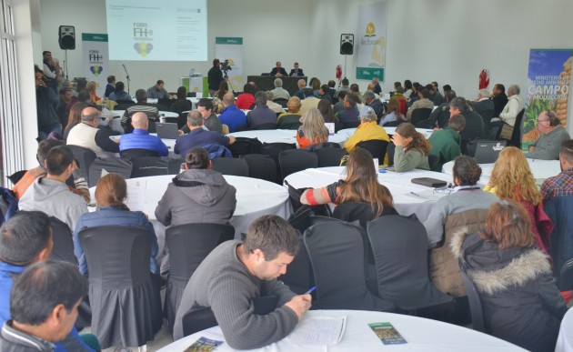 El foro logró reunir a todos los actores de la cadena frutihortícola.