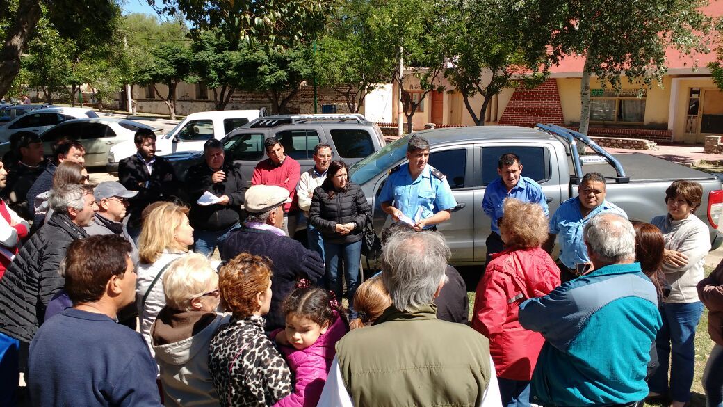 Reunión con vecinos de la localidad de Nogolí