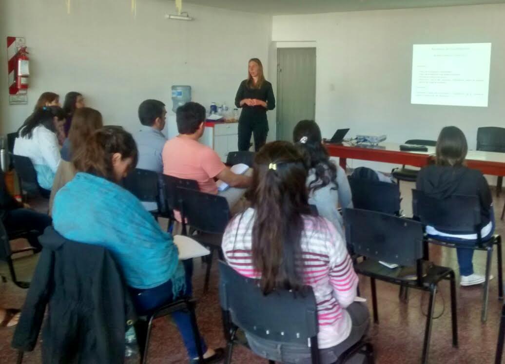 La cartera medioambiental disertó en un Curso de Posgrado de la UBA