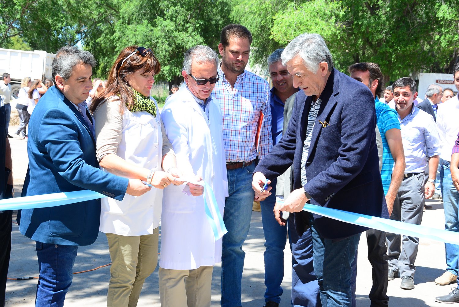 El gobernador inauguró asfalto y anunció obras para Nueva Galia