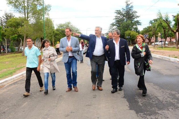 Más progreso y bienestar para San Pablo con asfalto e iluminación.