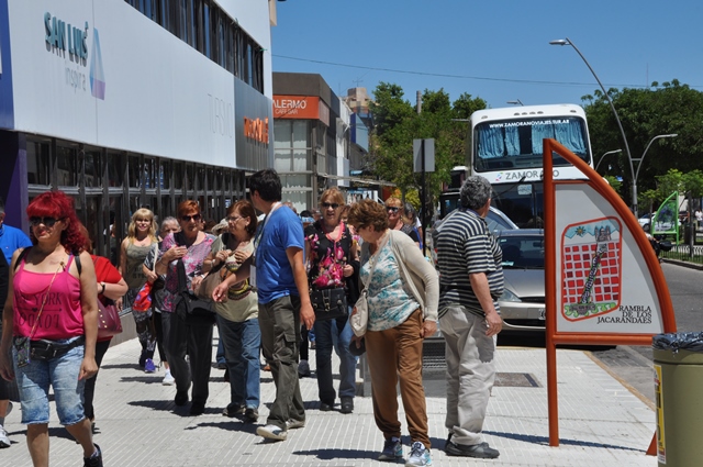 Los turistas disfrutan de la tranquilidad de San Luis