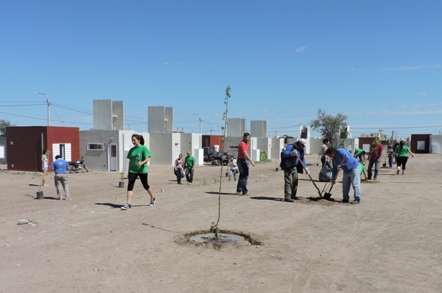 Plantaron 280 árboles en el barrio Serranías Puntanas