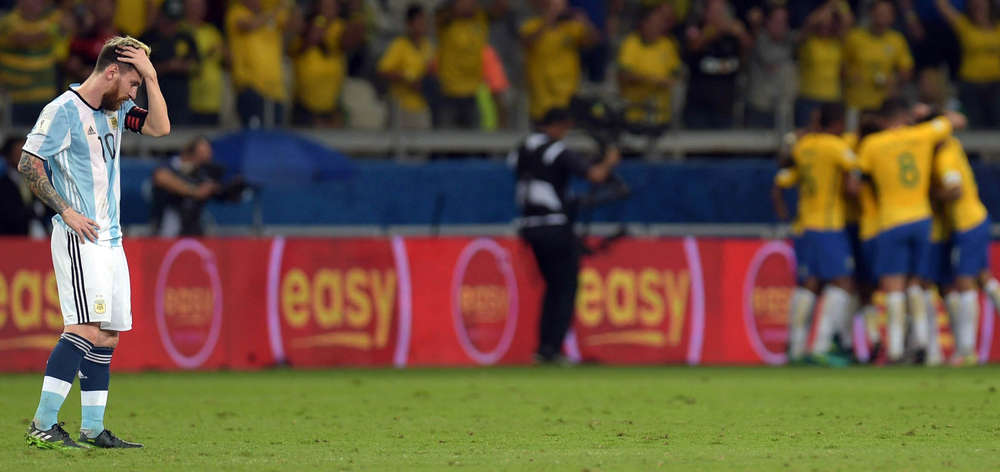 Brasil aplastó a Argentina, que no encuentra el rumbo