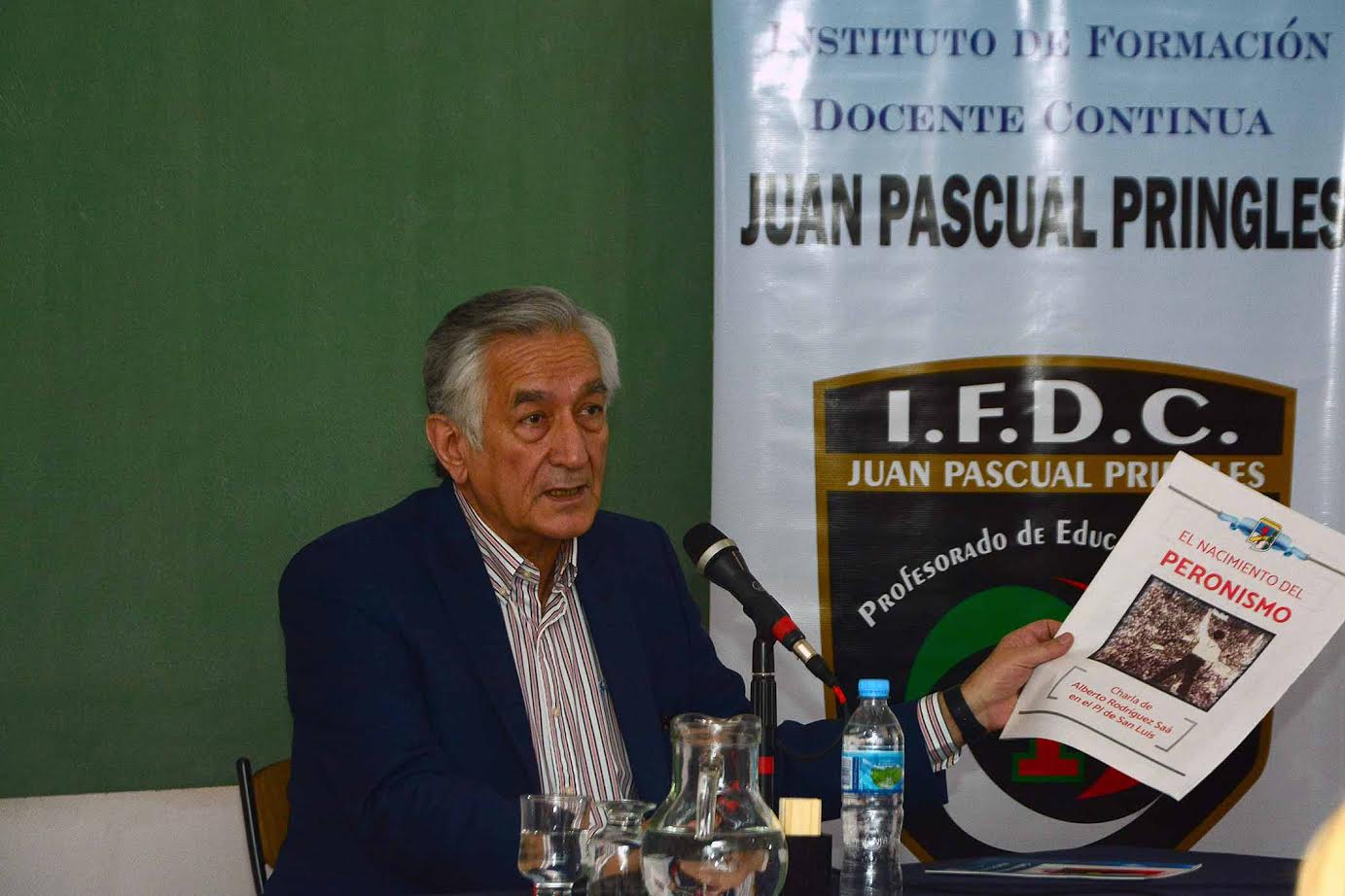 El gobernador brindó una clase magistral en el IFDC “Juan Pascual Pringles”