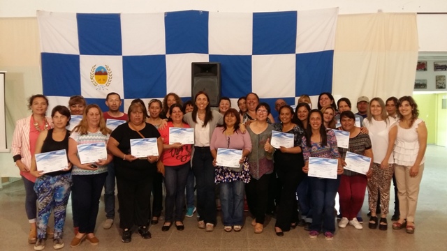 Beneficiarios recibieron sus certificados en Naschel