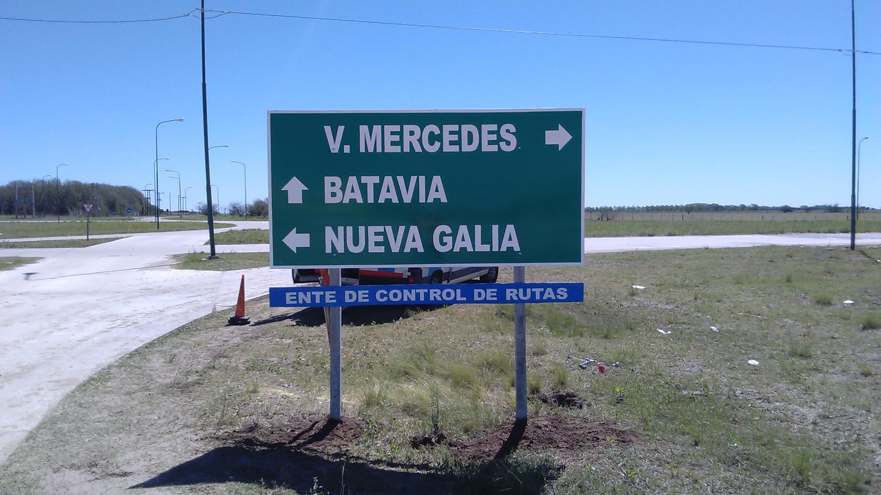 Más señalización vial en la Autopista por la Paz del Mundo