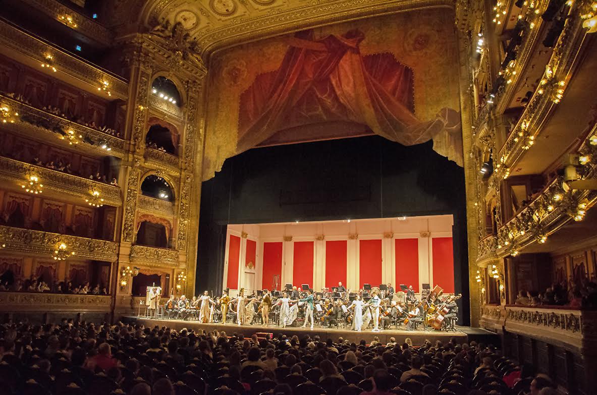 Cientos de alumnos puntanos conocieron el Teatro Colón durante el 2016