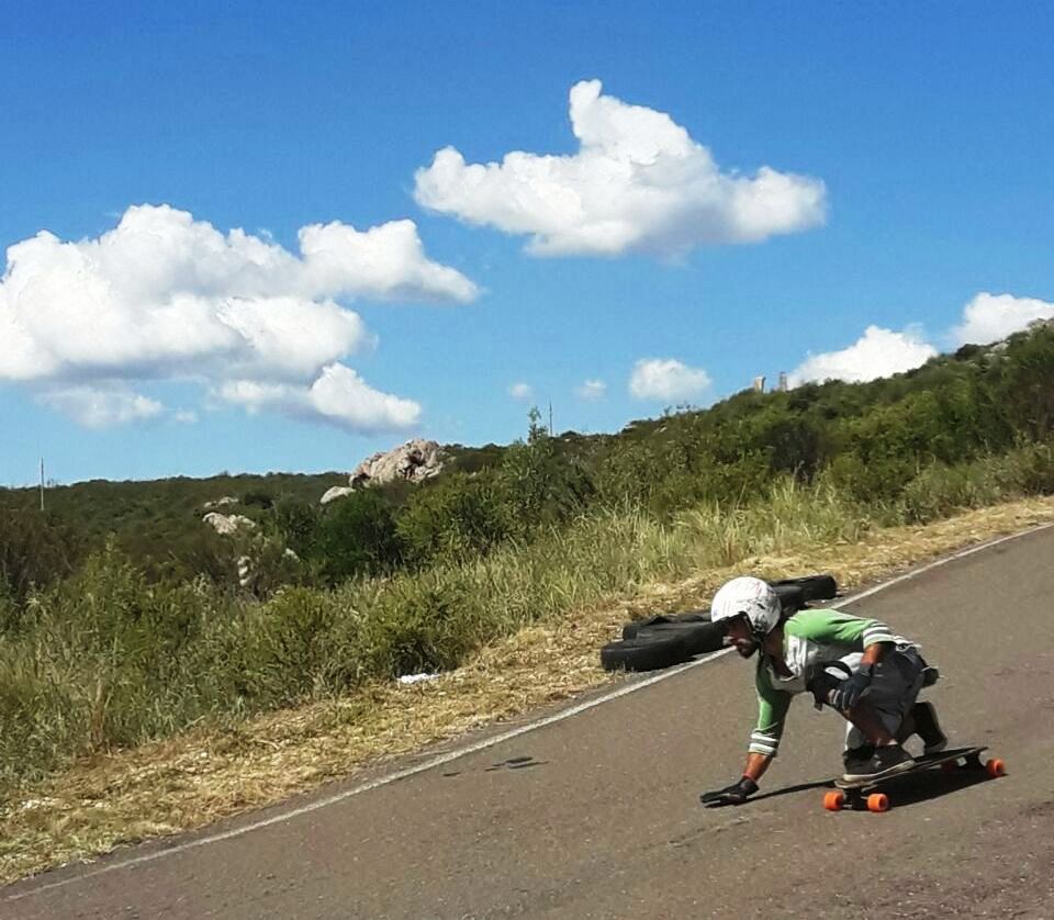 Más de 60 competidores en el “Natural Downhill La Huertita”